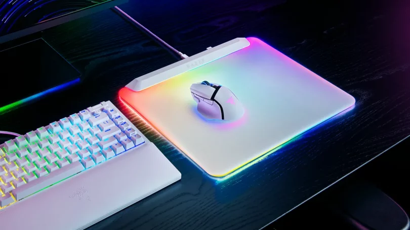 Razer: Firefly V2 Pro White